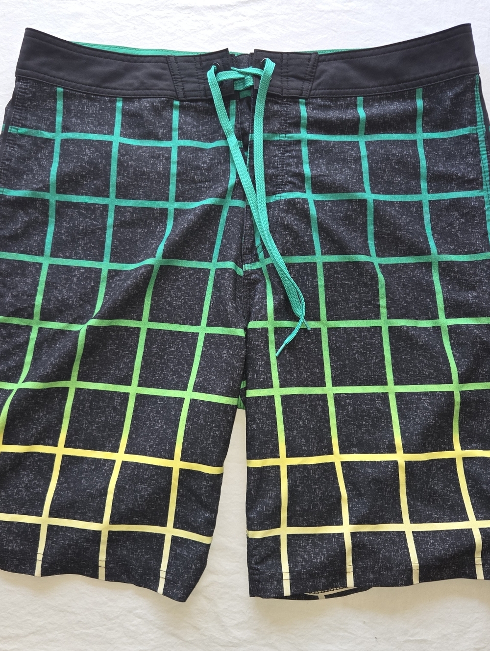 Old Navy California Shorts Built-in Flex UPF 40 Black Green Yellow, Mens 36